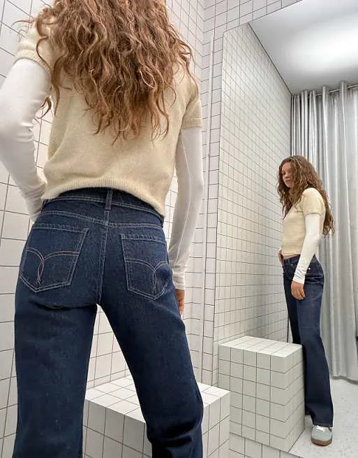 Голубые джинсы с заниженной талией Bershka
Голубые джинсы с заниженной талией Bershka