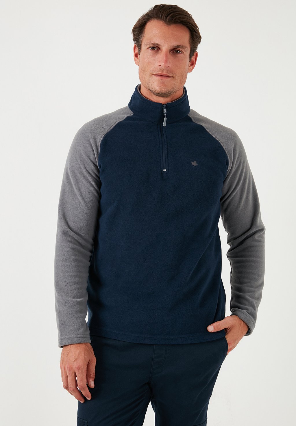 Флисовый джемпер Buratti, темно-синий
Флисовый джемпер Buratti, темно-синий