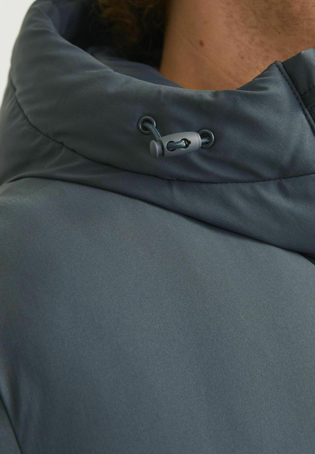 Зимнее пальто JORVESTERBRO LONG PUFFER Jack & Jones, темно-зеленый
Зимнее пальто JORVESTERBRO LONG PUFFER Jack & Jones, темно-зеленый