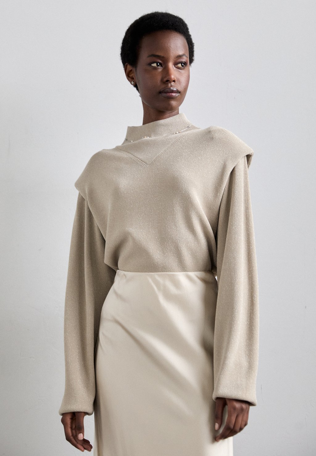 Юбка макси BARDOT MUNTHE, серебристый
Юбка макси BARDOT MUNTHE, серебристый