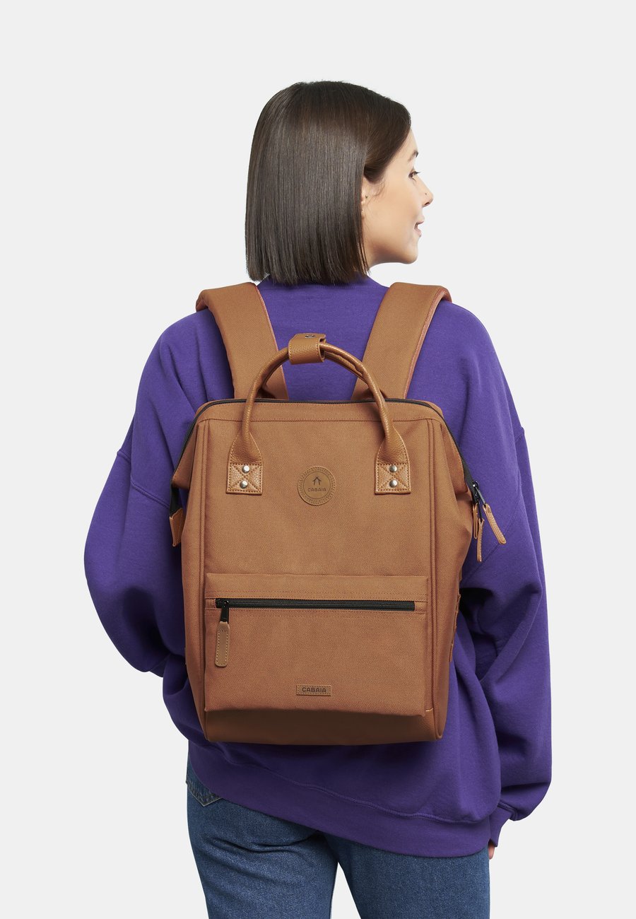 Рюкзак Cabaia ADVENTURER MEDIUM, Turin Camel/Brown
Рюкзак Cabaia ADVENTURER MEDIUM, Turin Camel/Brown