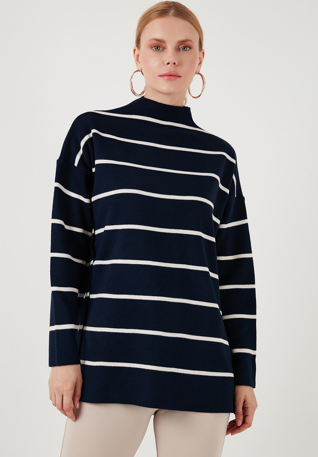 Джемпер LELA, темно-синий
Джемпер LELA, темно-синий