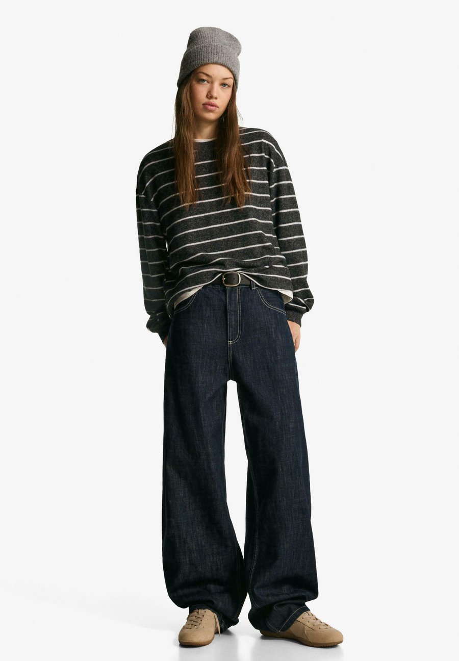 Джемпер Bershka STRIPED, Grey
Джемпер Bershka STRIPED, Grey