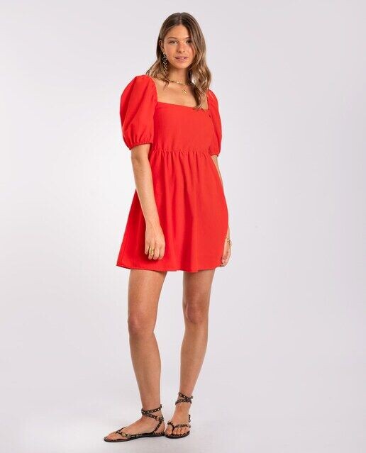Короткое платье с бантиками на спине The-Are, красный
Короткое платье с бантиками на спине The-Are, красный
