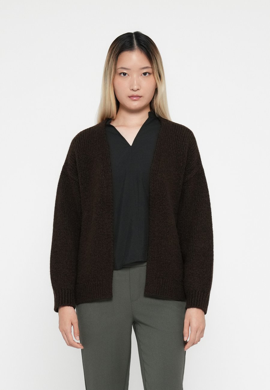 Кардиган JDY JDYDINEA SOLID CARDIGAN , Chocolate Torte/Dark Brown
Кардиган JDY JDYDINEA SOLID CARDIGAN , Chocolate Torte/Dark Brown