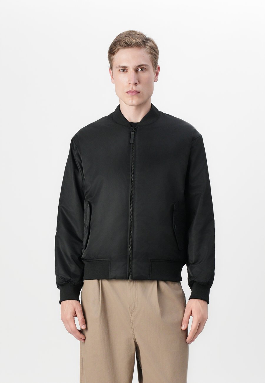 Куртка Calvin Klein Jeans Bomber Jacket, Black
Куртка Calvin Klein Jeans Bomber Jacket, Black