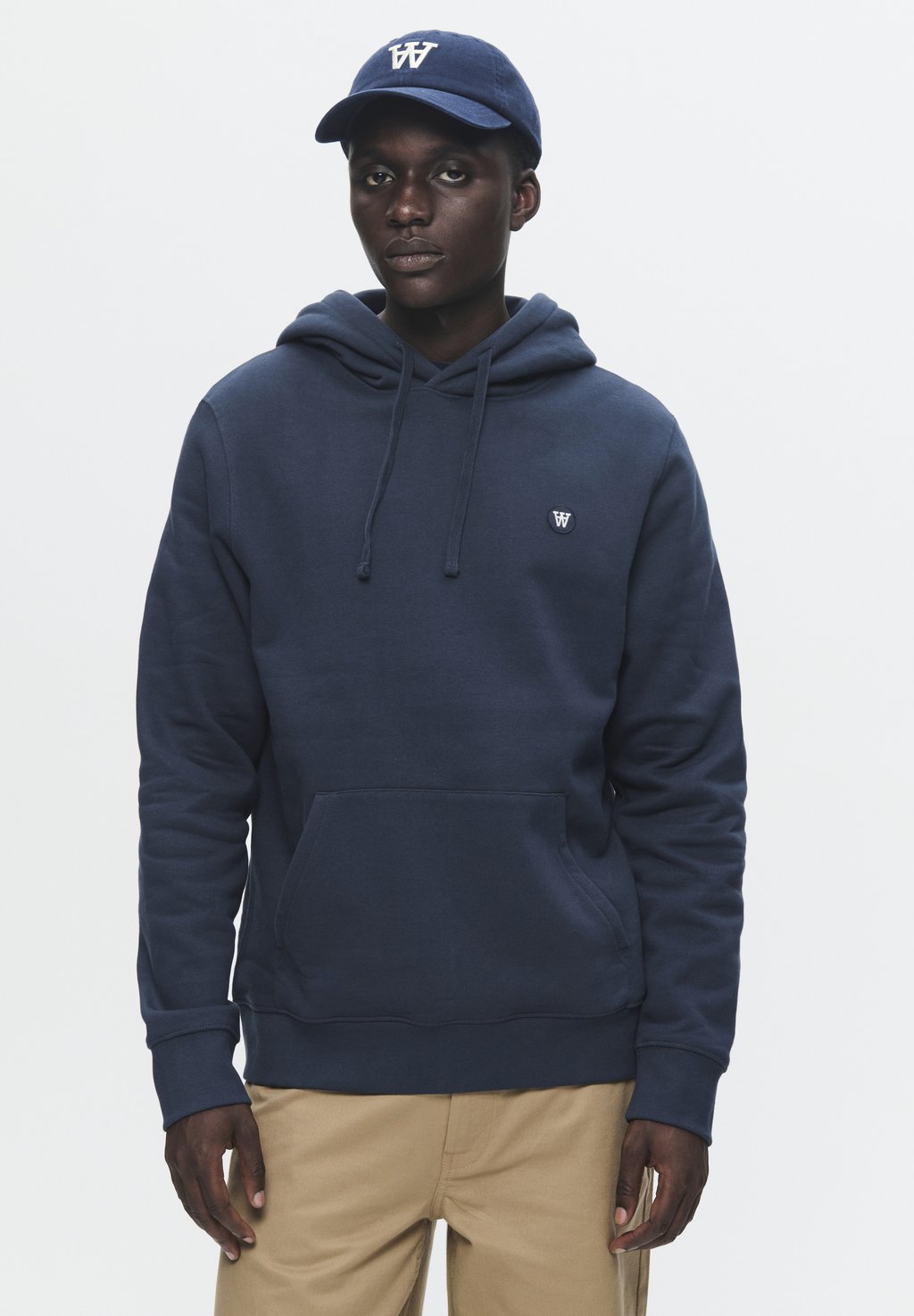 Толстовка WW ASH LOGO BADGE - Hoodie DOUBLE A BY W.W., темно-синий
Толстовка WW ASH LOGO BADGE - Hoodie DOUBLE A BY W.W., темно-синий