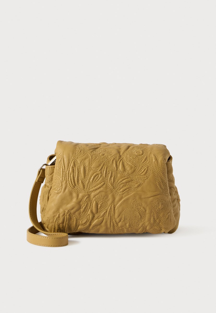 Сумка кросс-боди MUNTHE ROLUKE, Camel
Сумка кросс-боди MUNTHE ROLUKE, Camel