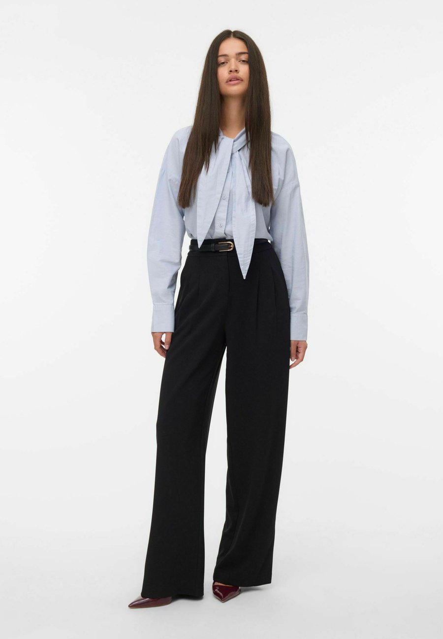 Брюки Vero Moda MIT WEITEM SCHNITT VMEDA MITTLERE TAILLE , Black/Brown
Брюки Vero Moda MIT WEITEM SCHNITT VMEDA MITTLERE TAILLE , Black/Brown