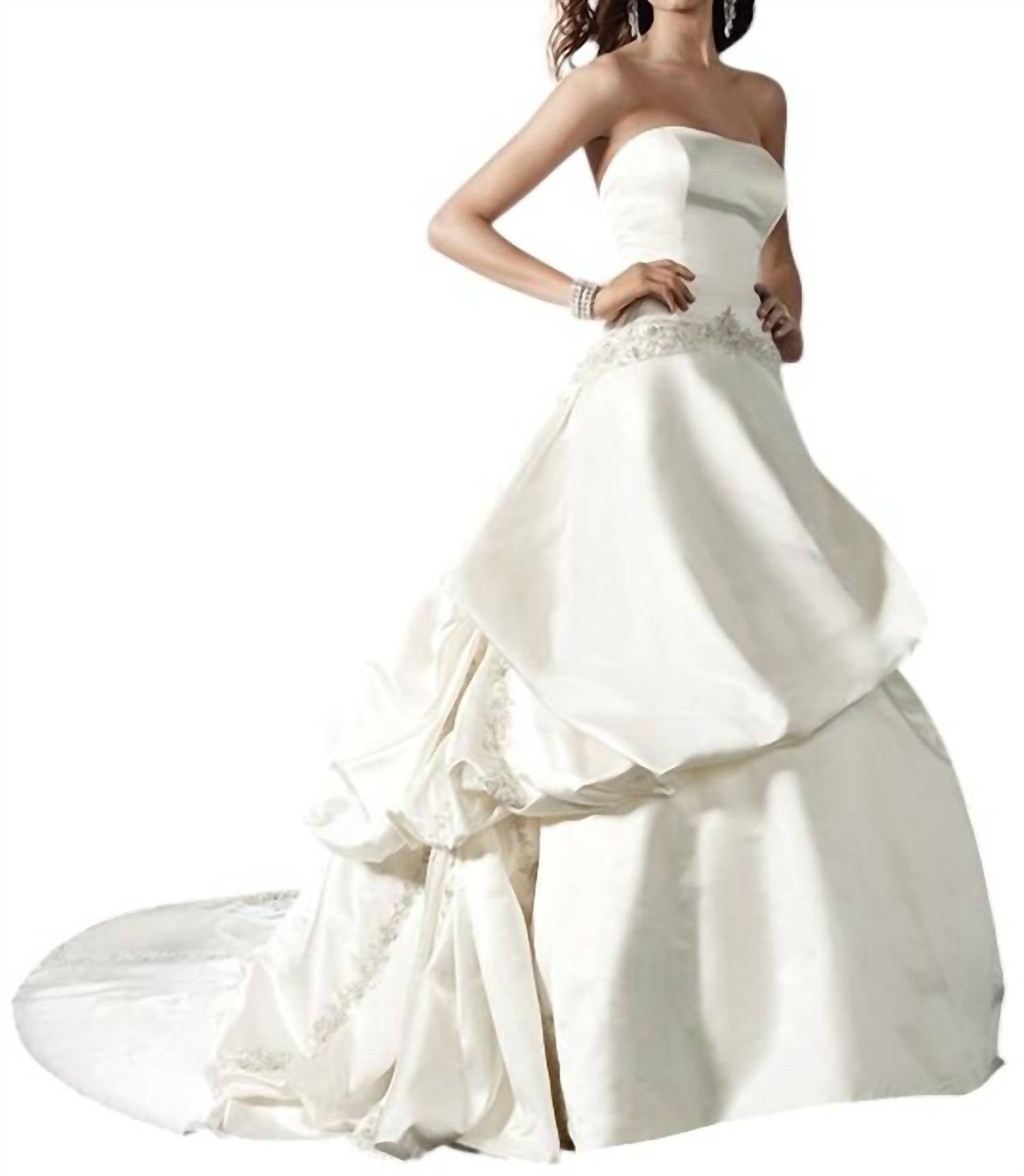 Шелковое платье Duchess цвета слоновой кости/серебра Casablanca
Шелковое платье Duchess цвета слоновой кости/серебра Casablanca