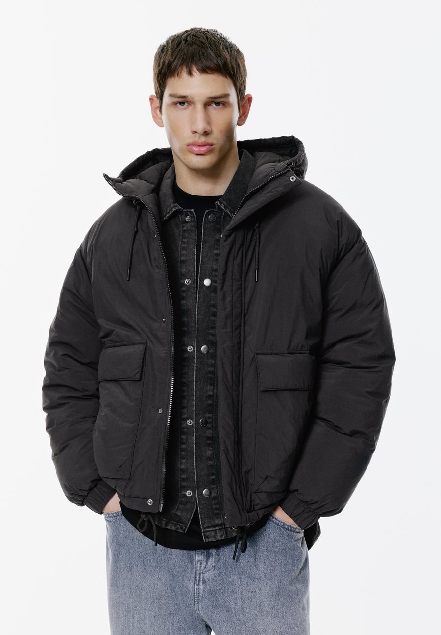 Пальто PULL&BEAR CROPPED PUFFER, Black
Пальто PULL&BEAR CROPPED PUFFER, Black