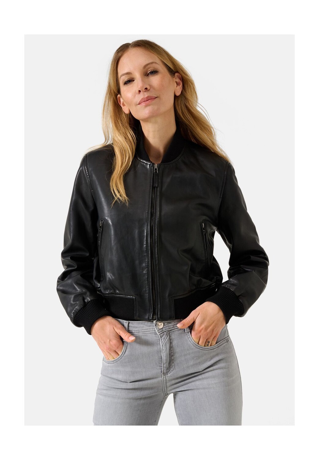 Кожаная куртка женская Brasil - укороченный бомбер оверсайз RICANO, черный
Кожаная куртка женская Brasil - укороченный бомбер оверсайз RICANO, черный