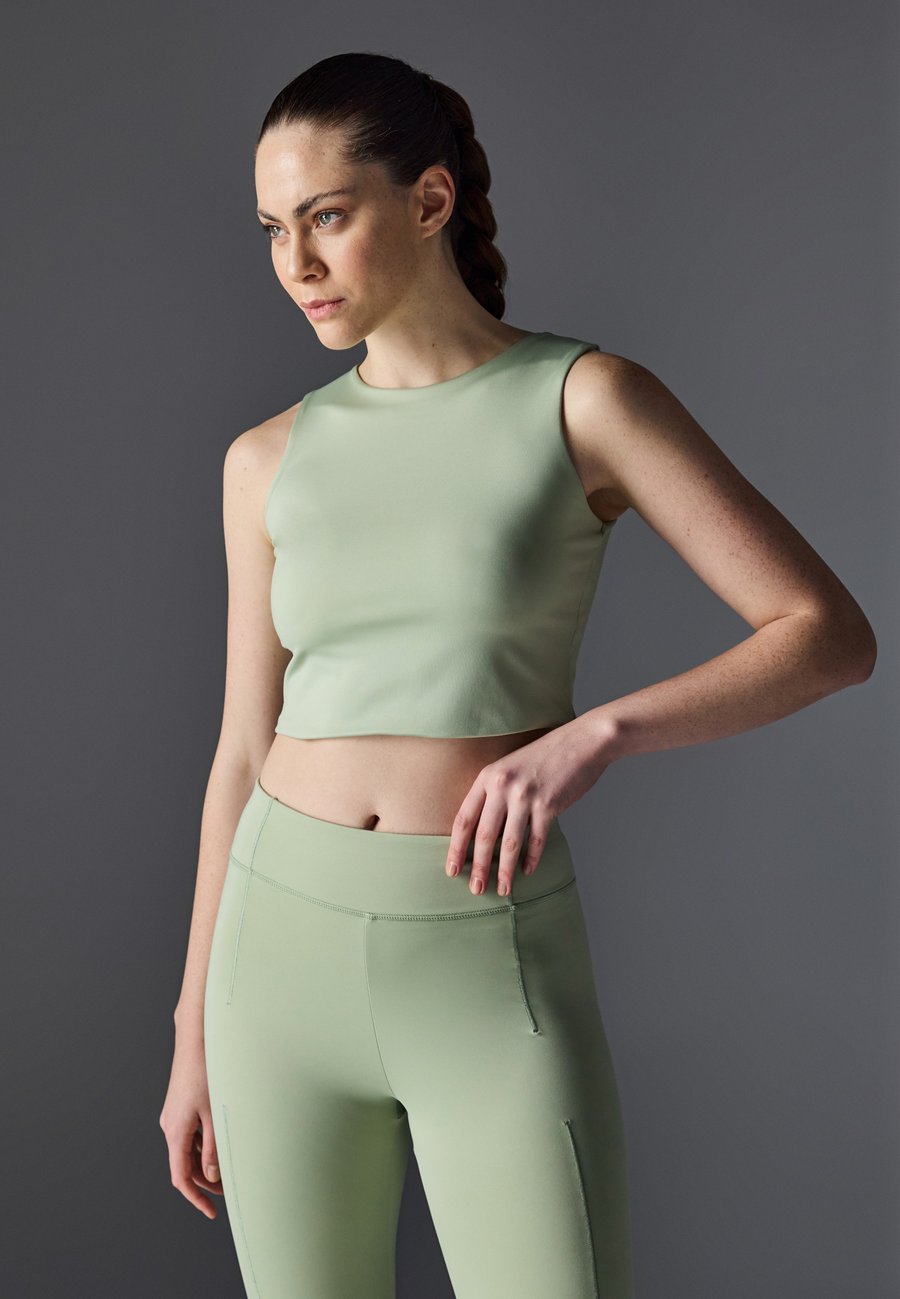 Бюстгальтер Even&Odd active CROPPED SPORTS VEST WITH BUILT-IN BRA PADDING, Mint
Бюстгальтер Even&Odd active CROPPED SPORTS VEST WITH BUILT-IN BRA PADDING, Mint