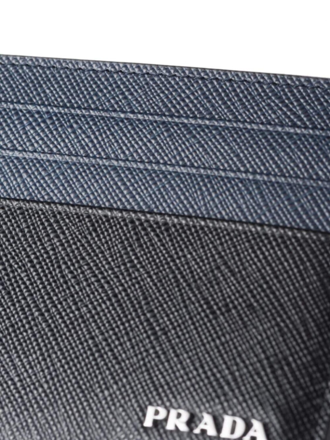 Prada картхолдер из сафьяновой кожи, черный
Prada картхолдер из сафьяновой кожи, черный