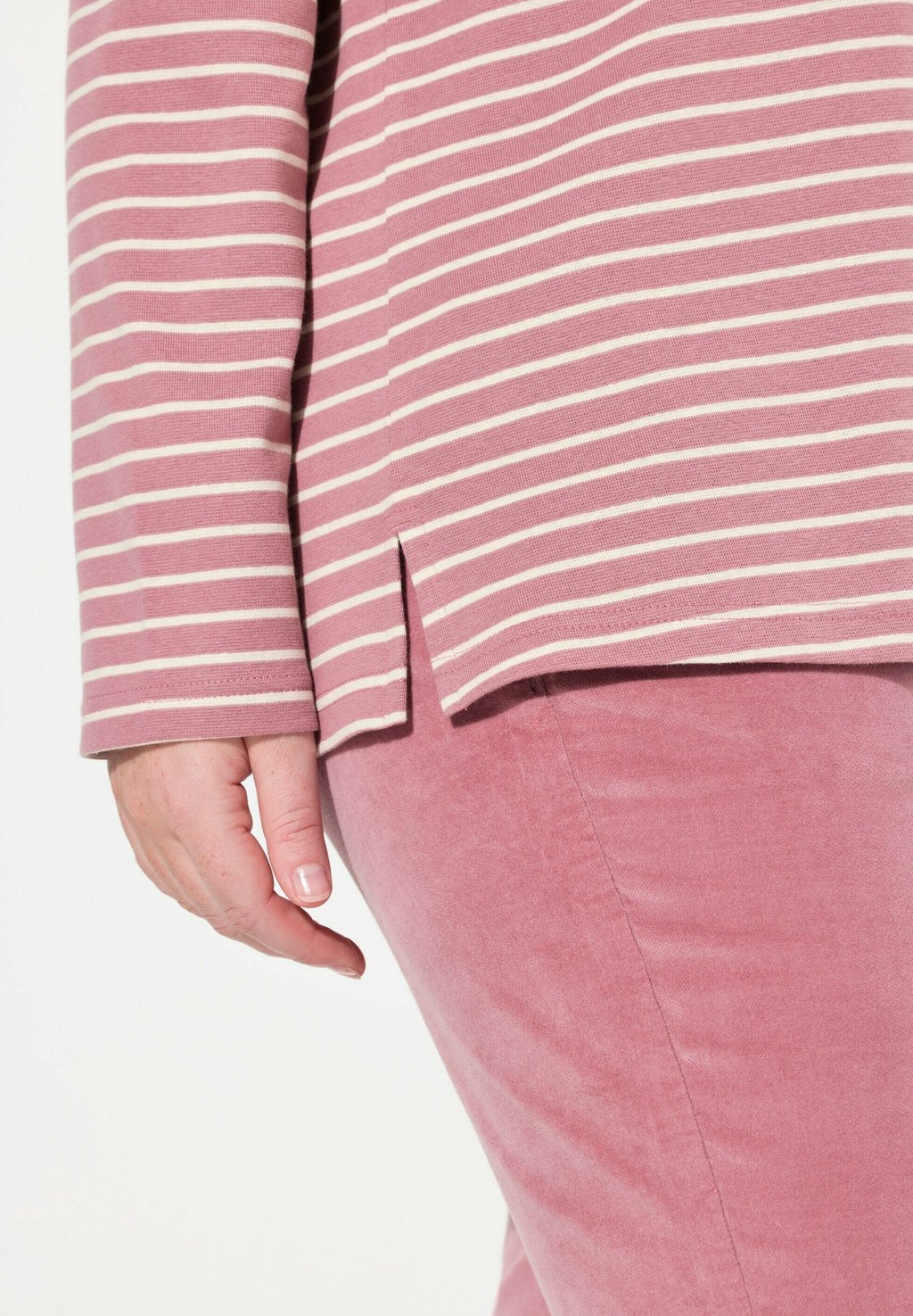 Топ с длинными рукавами SLIM. COL ROULÉ, MANCHES LONGUES ET Ulla Popken, светло-розовый
Топ с длинными рукавами SLIM. COL ROULÉ, MANCHES LONGUES ET Ulla Popken, светло-розовый