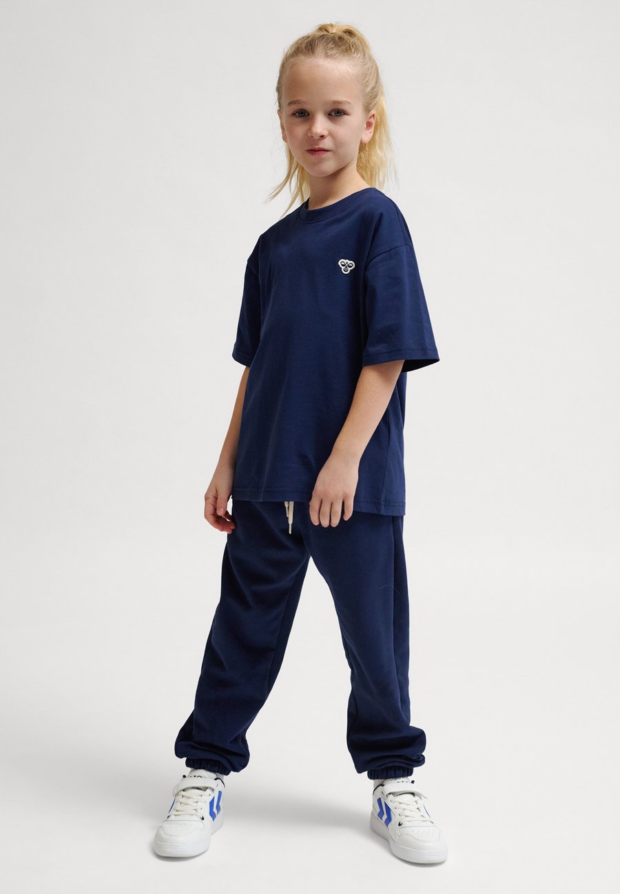 Футболка Hummel LOOSE , Dress Blues/Blue, Синий, Футболка Hummel LOOSE , Dress Blues/Blue
Футболка Hummel LOOSE , Dress Blues/Blue, Синий, Футболка Hummel LOOSE , Dress Blues/Blue