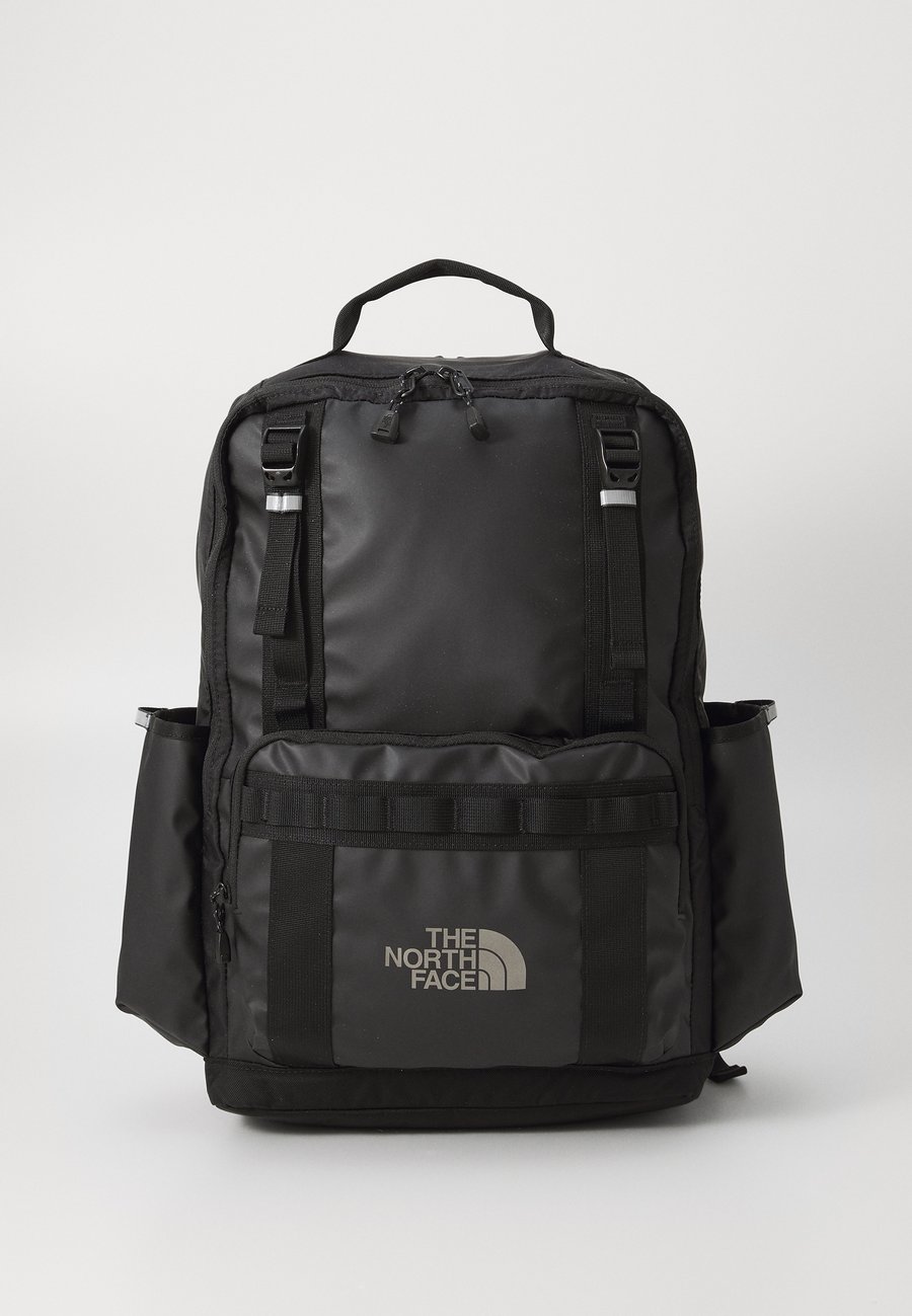 Рюкзак The North Face BASE CAMP DAYPACK UNISEX, Black/Asphalt Grey/Smoked Pearl/Black
Рюкзак The North Face BASE CAMP DAYPACK UNISEX, Black/Asphalt Grey/Smoked Pearl/Black