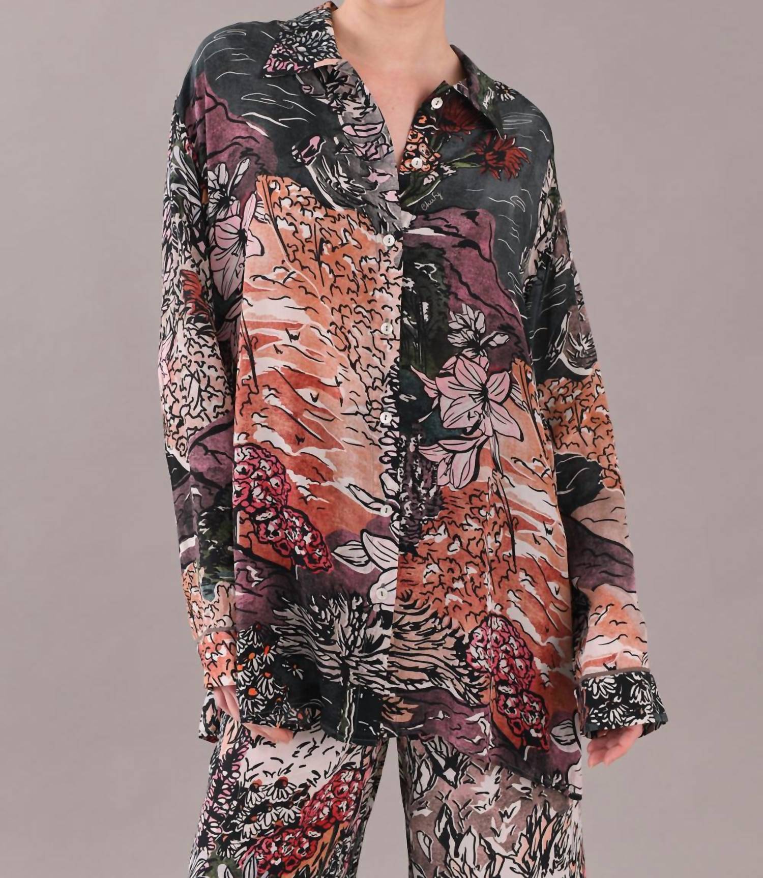 Рубашка Елена в цвете Paine Black CHUFY
Рубашка Елена в цвете Paine Black CHUFY