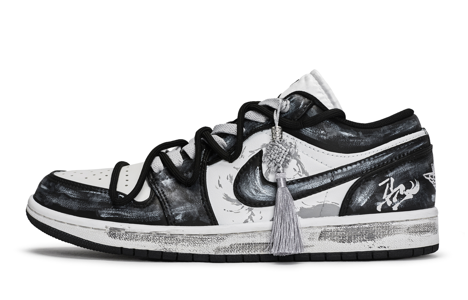 Air 1 811 Manufacturing, Patchy Ink Shadow низкие кожаные баскетбольные кроссовки Unisex Black White Gray Jordan, черный белый серый
Air 1 811 Manufacturing, Patchy Ink Shadow низкие кожаные баскетбольные кроссовки Unisex Black White Gray Jordan, черный белый серый