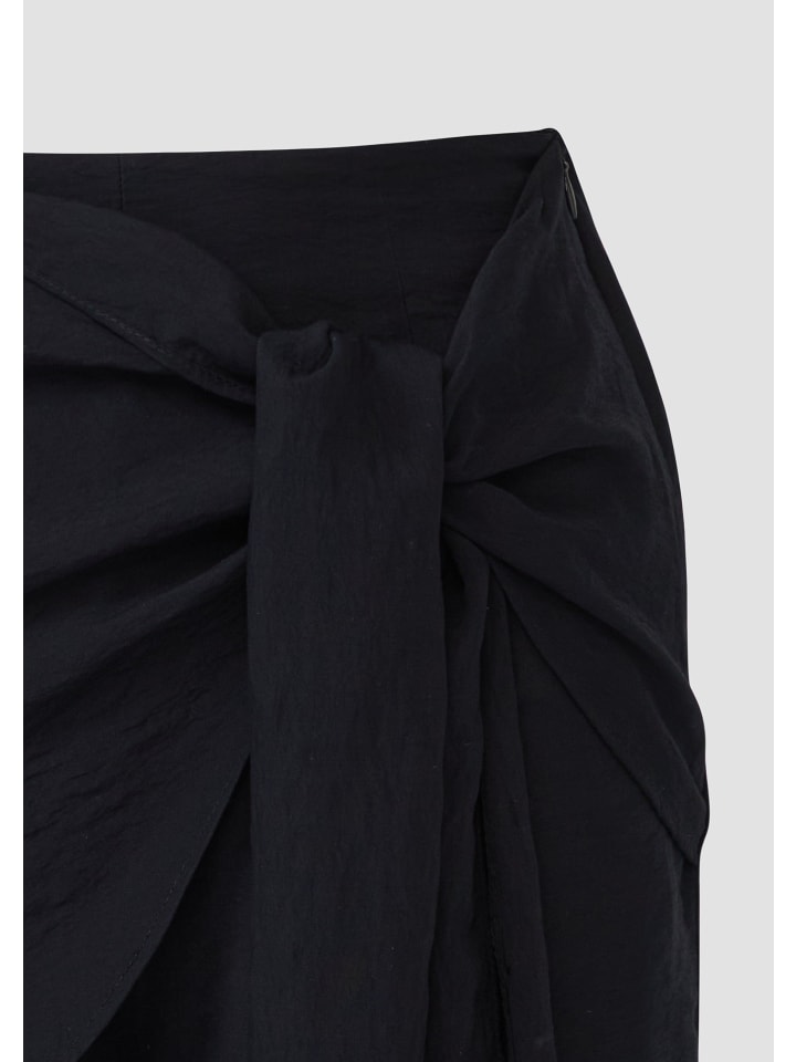 Тканевые шорты QS, черный
Тканевые шорты QS, черный