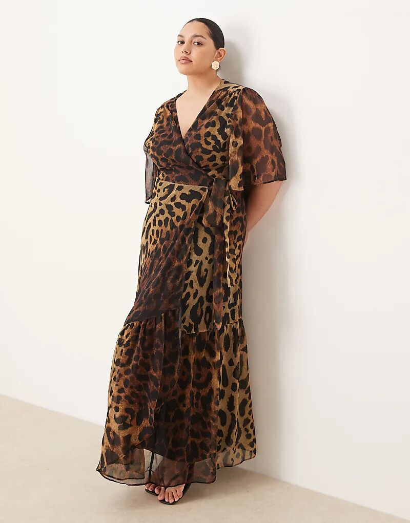 Платье макси Hope & Ivy Plus с запахом спереди и леопардовым принтом коричневого цвета
Платье макси Hope & Ivy Plus с запахом спереди и леопардовым принтом коричневого цвета
