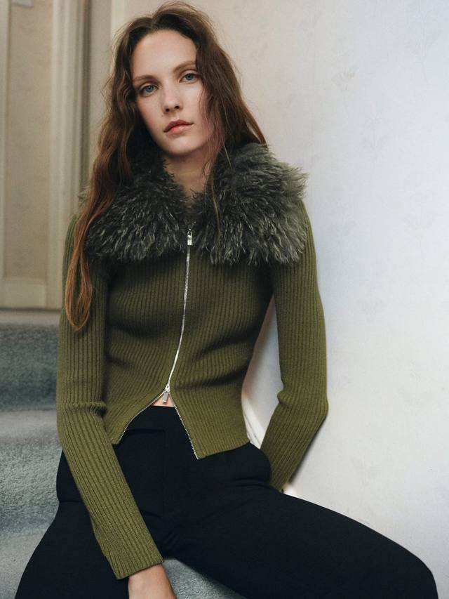 Кардиган Bella с воротником из искусственного меха Mango, Khaki
Кардиган Bella с воротником из искусственного меха Mango, Khaki