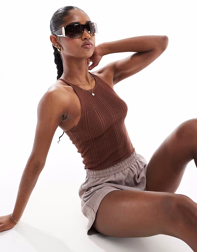 Укороченный вязаный топ коричневого цвета Brave Soul
Укороченный вязаный топ коричневого цвета Brave Soul