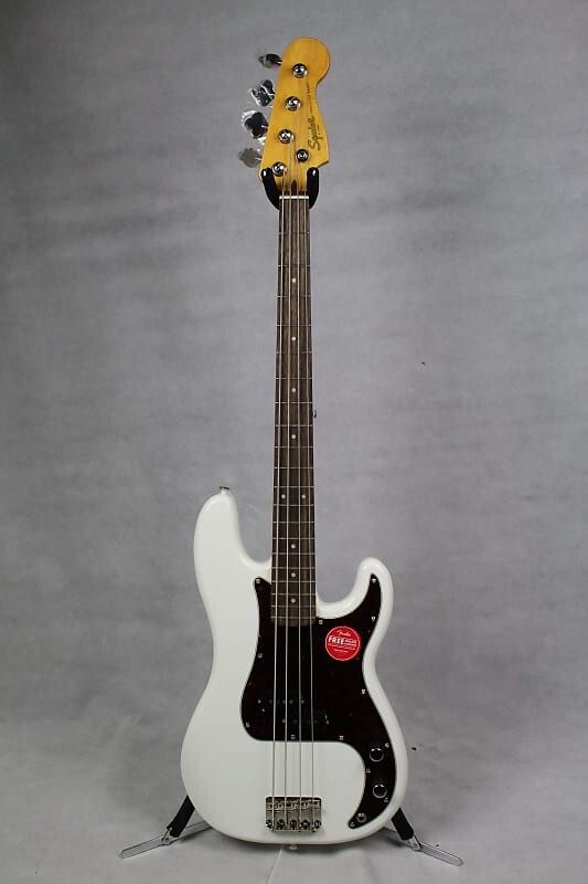 Басс гитара Fender Squier Classic Vibe 60s Precision Bass Indian Laurel Olympic White
Басс гитара Fender Squier Classic Vibe 60s Precision Bass Indian Laurel Olympic White