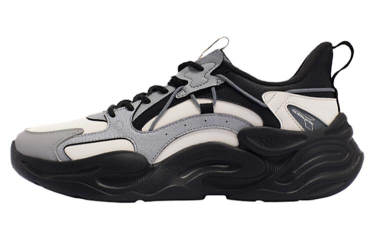 Кроссовки мужские толстые низкие черный 361°
Кроссовки мужские толстые низкие черный 361°