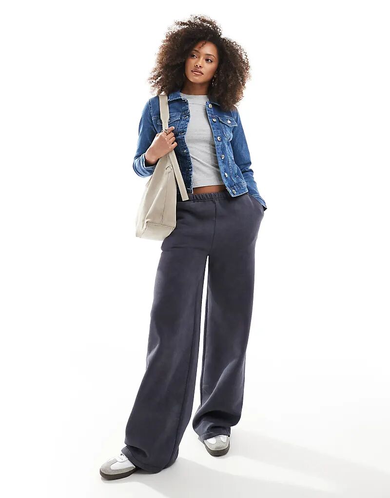 Приталенная джинсовая куртка в средне-синем цвете ONLY
Приталенная джинсовая куртка в средне-синем цвете ONLY