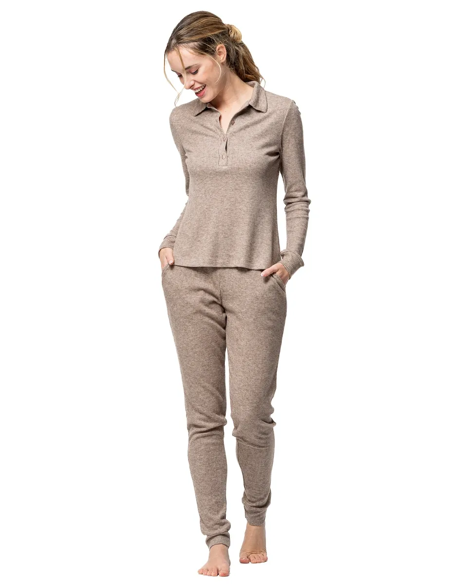 Женская пижама с воротником поло и планкой Señoretta, коричневый
Женская пижама с воротником поло и планкой Señoretta, коричневый