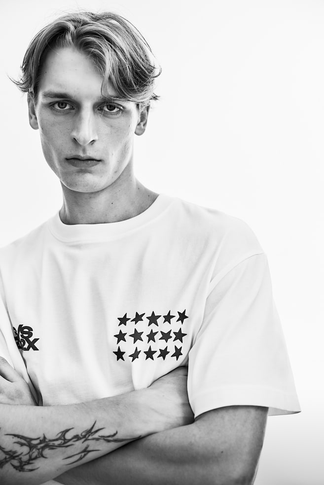 Футболка свободного кроя с принтом H&M, мультиколор 
Футболка свободного кроя с принтом H&M, мультиколор