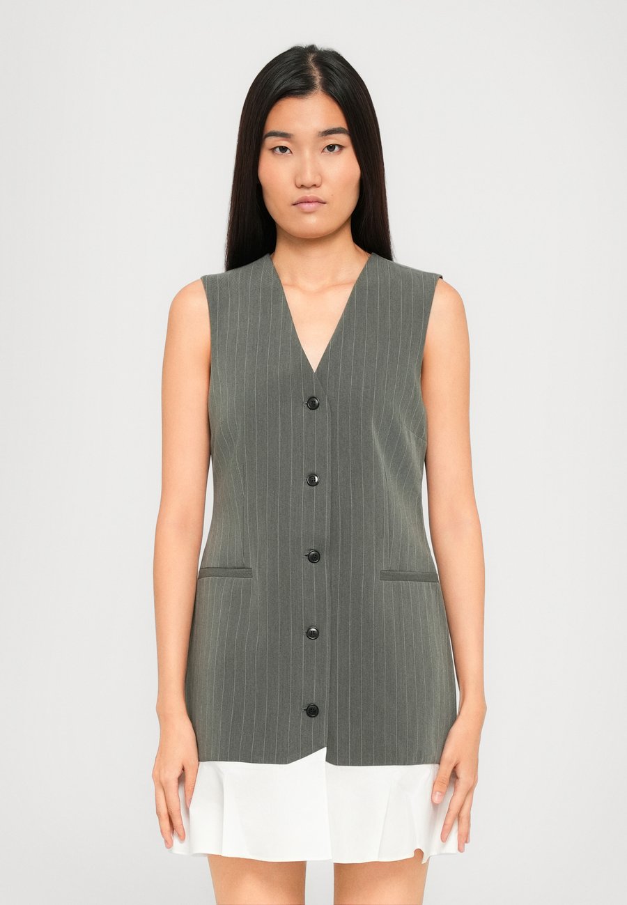 Платье DESIGNERS REMIX STEVEN SHORT DRESS, Grey/White/Black
Платье DESIGNERS REMIX STEVEN SHORT DRESS, Grey/White/Black