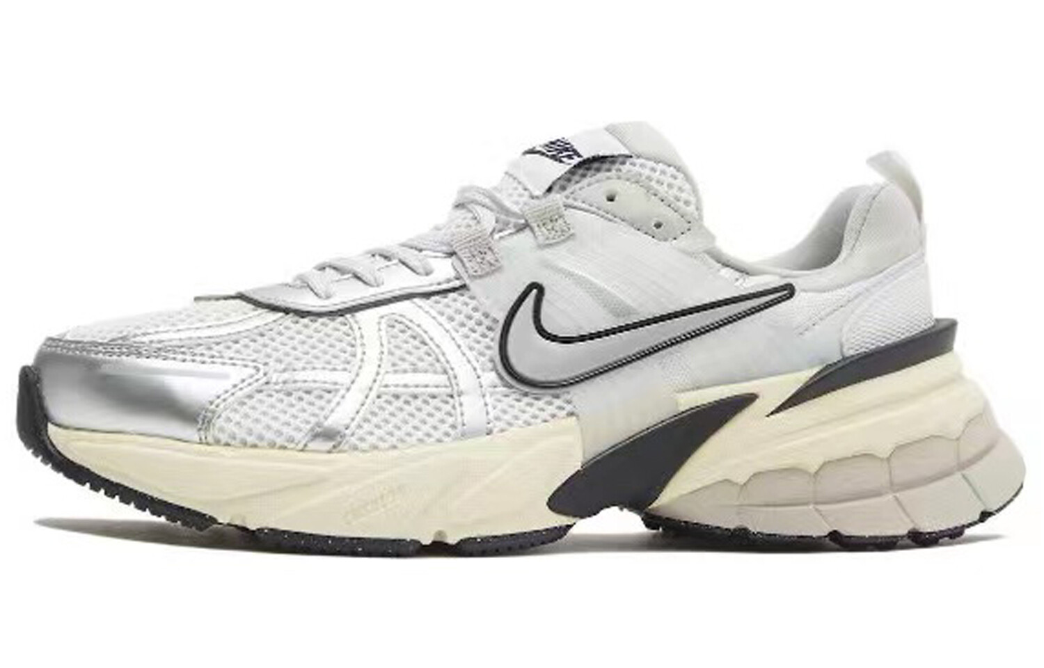 Кроссовки Nike V2K Run для женщин
Кроссовки Nike V2K Run для женщин