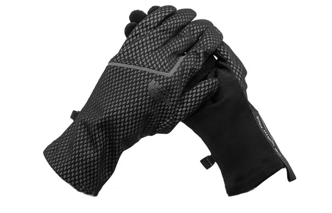 Перчатки спортивные женские черные THE NORTH FACE
Перчатки спортивные женские черные THE NORTH FACE