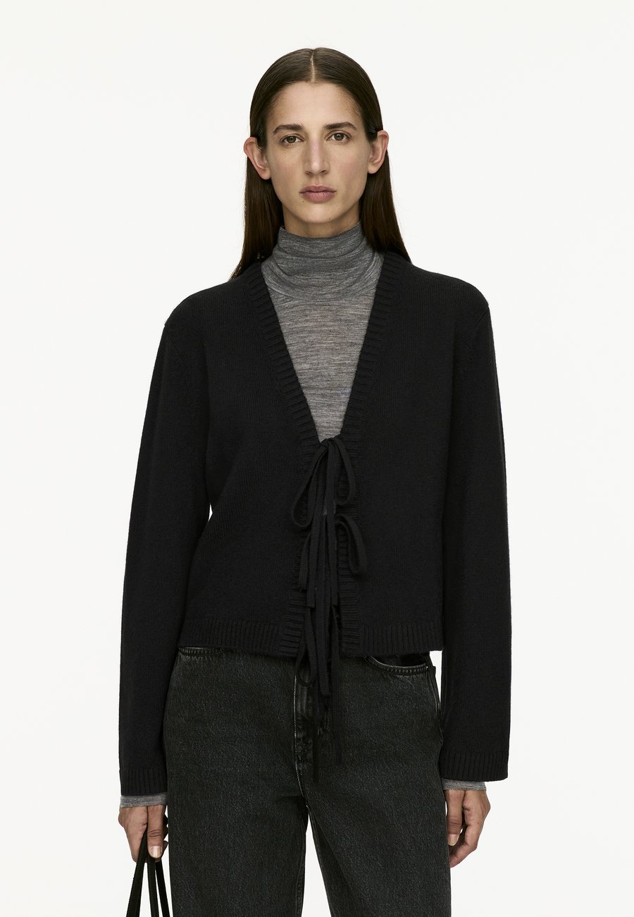 Кардиган ARKET TIE-FRONT , Black
Кардиган ARKET TIE-FRONT , Black
