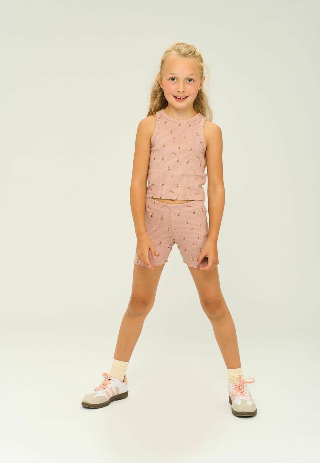 Шорты The New, светло-красный
Шорты The New, светло-красный