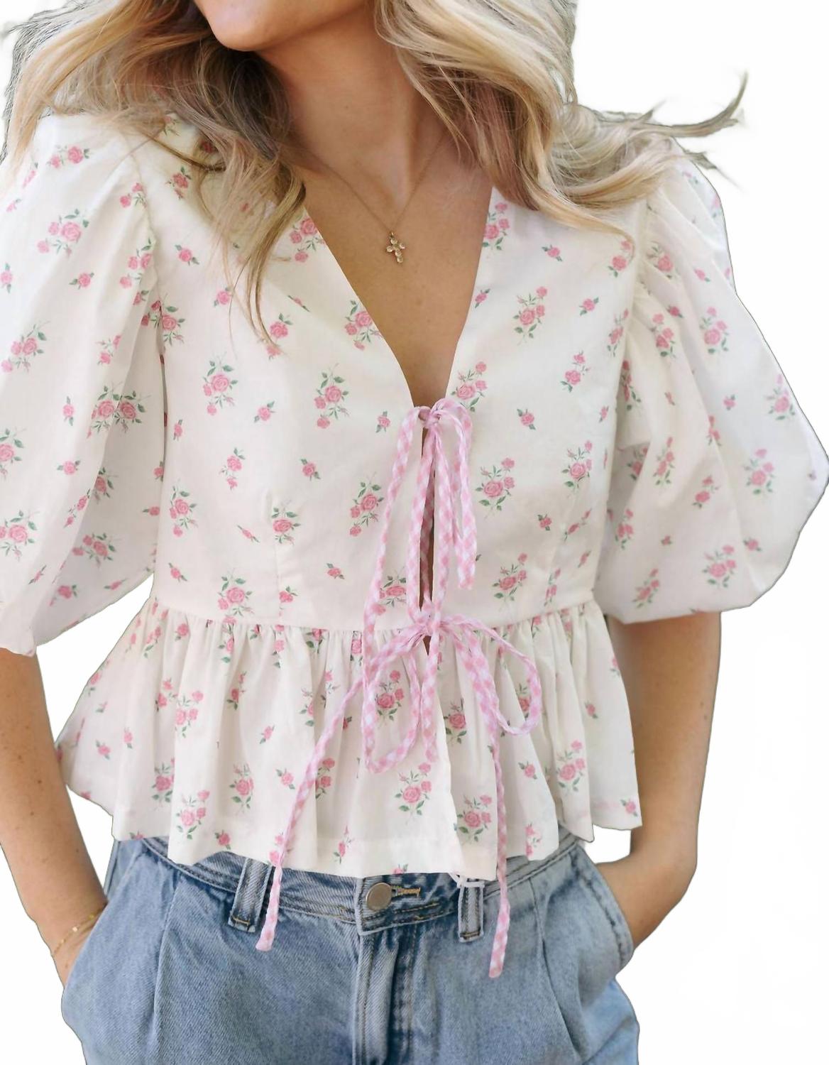 Цветочный топ с бантом в розовом цвете MABLE
Цветочный топ с бантом в розовом цвете MABLE