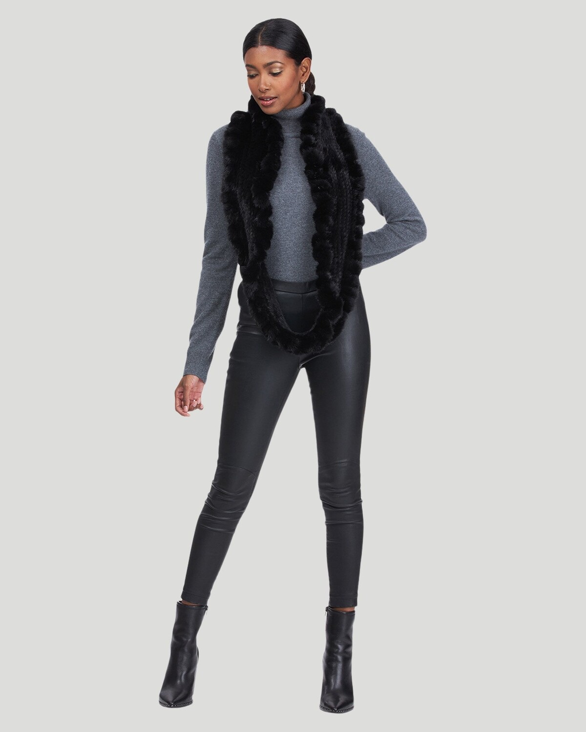 Норковый шарф Infinity с рюшами GORSKI, цвет Sapphire
Норковый шарф Infinity с рюшами GORSKI, цвет Sapphire