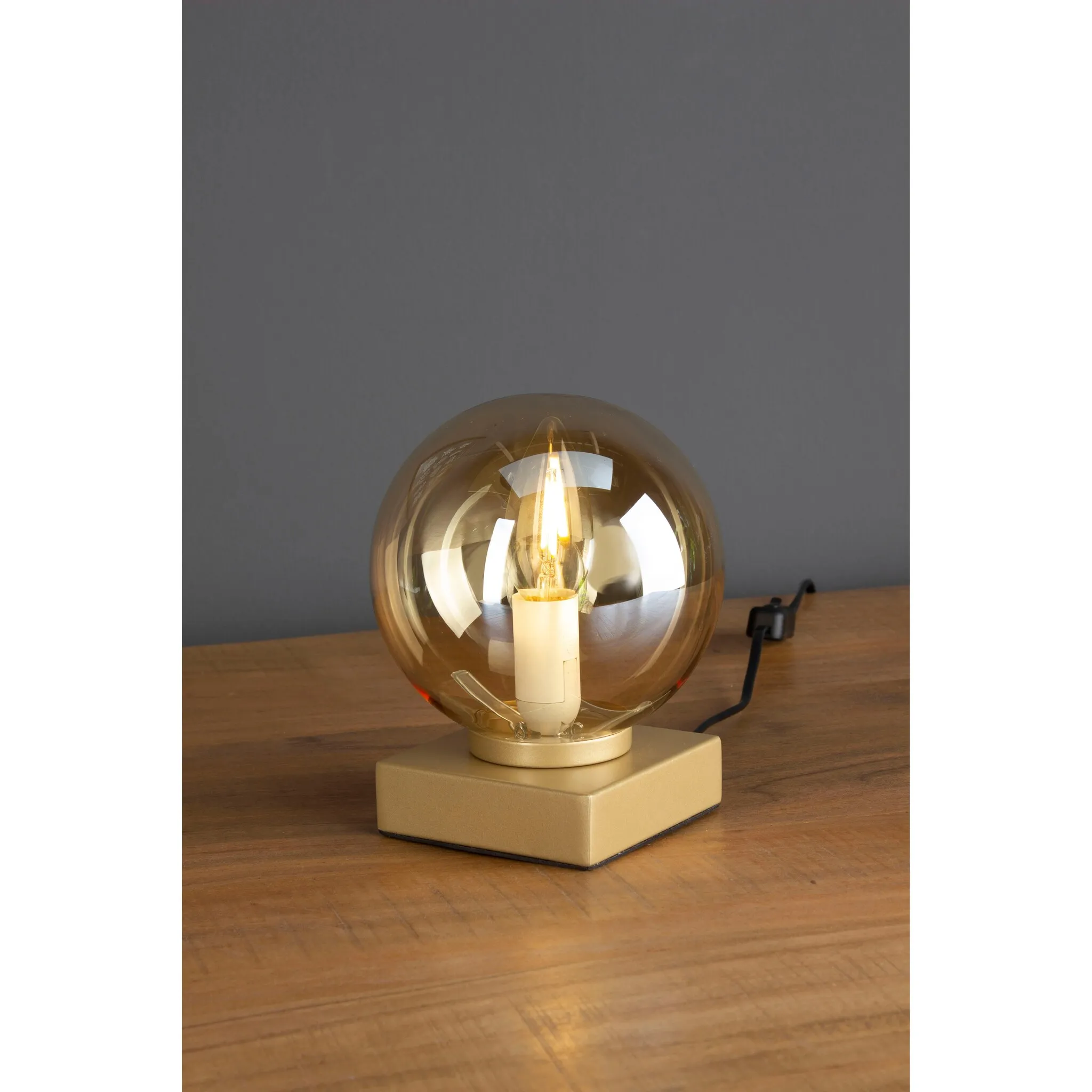 ECO-LIGHT Настольная лампа «Плутон», лампа E14 | Лампы можно менять, цвет gold / amber
ECO-LIGHT Настольная лампа «Плутон», лампа E14 | Лампы можно менять, цвет gold / amber