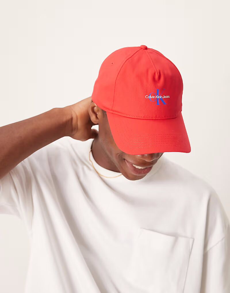 Кепка с логотипом Calvin Klein Jeans красного цвета
Кепка с логотипом Calvin Klein Jeans красного цвета