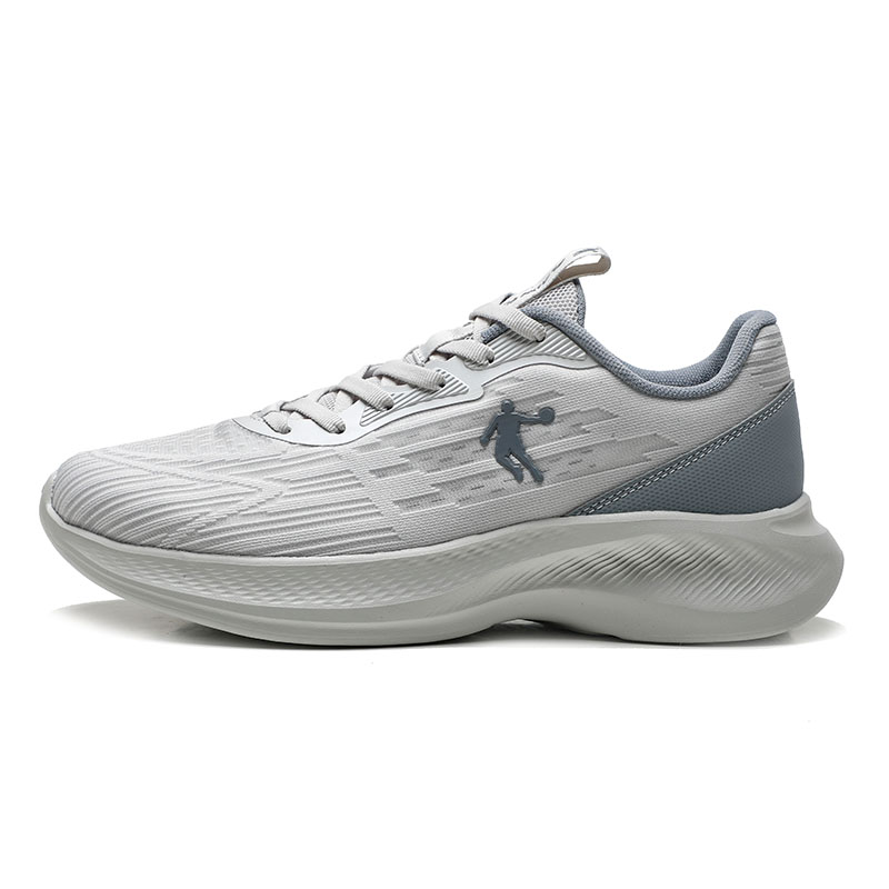 Нескользящие и дышащие низкие повседневные кроссовки для бега, мужские, серые QIAODAN, Light Gray/Space Gray
Нескользящие и дышащие низкие повседневные кроссовки для бега, мужские, серые QIAODAN, Light Gray/Space Gray