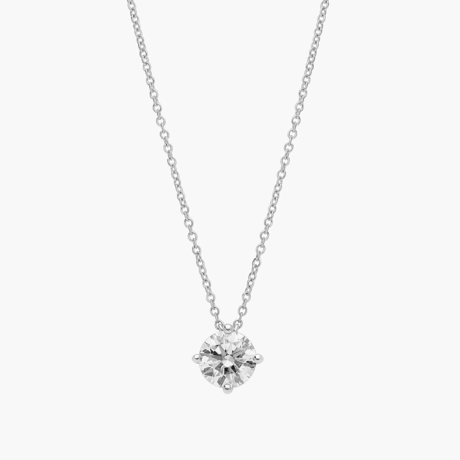 Подвеска с выращенным в лаборатории бриллиантом в оправе «воздушный змей» из 14-каратного белого золота (1 1/2 карата, два цвета — FG / VS2-SI1) Blue Nile
Подвеска с выращенным в лаборатории бриллиантом в оправе «воздушный змей» из 14-каратного белого золота (1 1/2 карата, два цвета — FG / VS2-SI1) Blue Nile