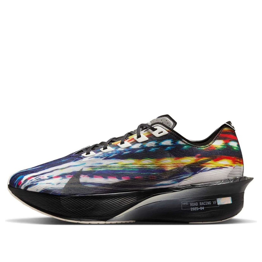 Кроссовки Nike VaporFly 4 'Light Trails', черный
Кроссовки Nike VaporFly 4 'Light Trails', черный