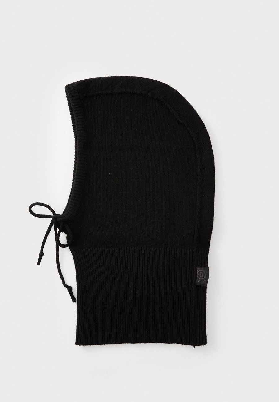 Шапка MM6 Maison Margiela BEANIE, Black
Шапка MM6 Maison Margiela BEANIE, Black