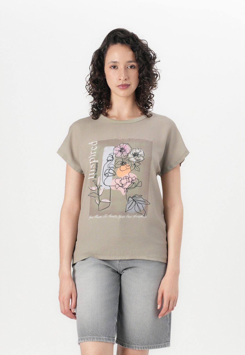 Футболка с принтом ONLFLORA ART FOIL BOX ONLY, серо-коричневый
Футболка с принтом ONLFLORA ART FOIL BOX ONLY, серо-коричневый