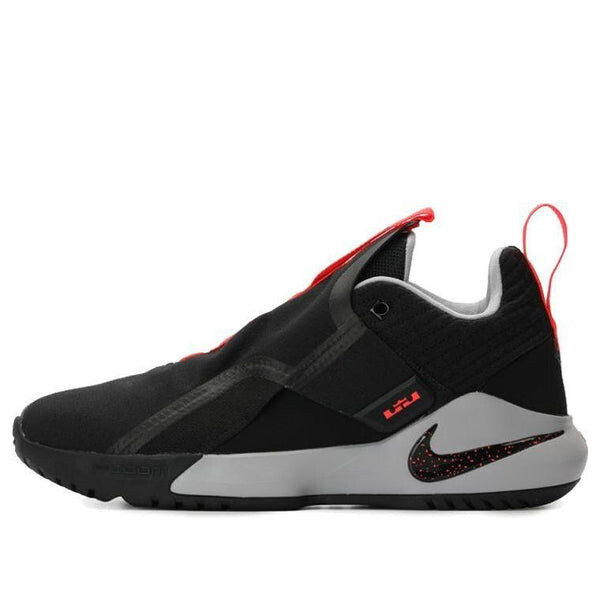 Посол кроссовок 11 Nike, черный
Посол кроссовок 11 Nike, черный