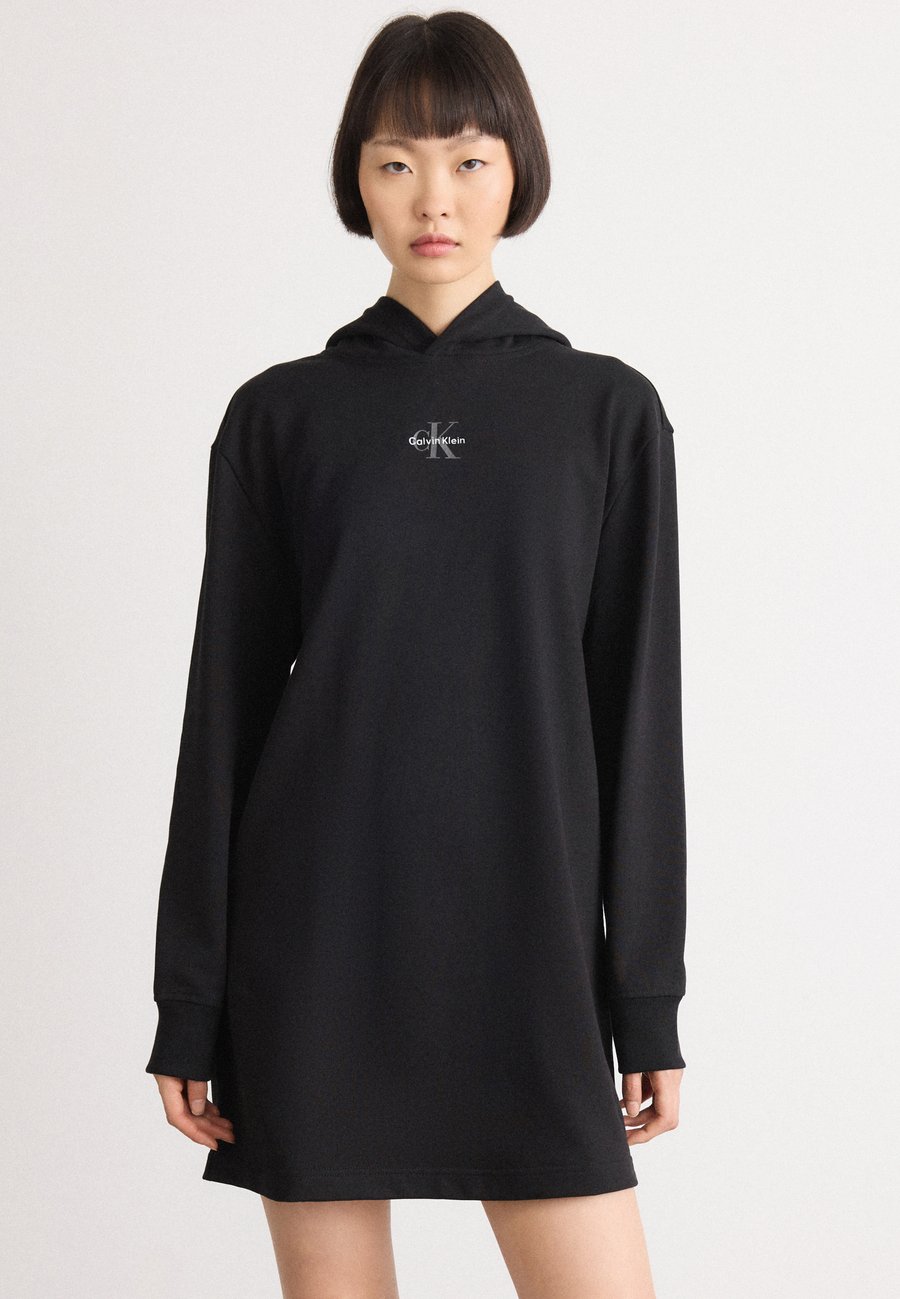 Платье Calvin Klein Jeans MONOLOGO PREMIUM HOODIE, Black
Платье Calvin Klein Jeans MONOLOGO PREMIUM HOODIE, Black