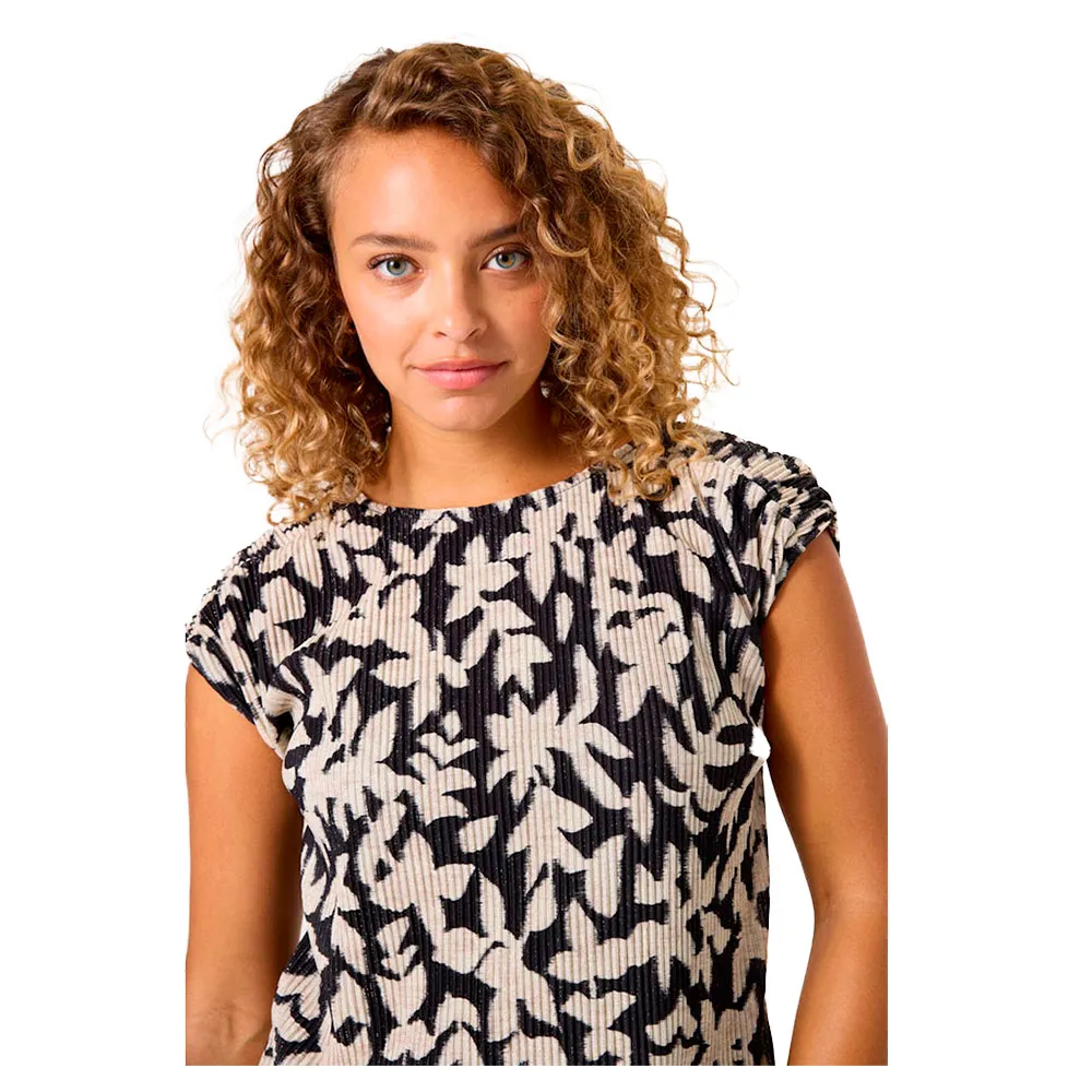 Футболка с коротким рукавом Garcia B50007, черный
Футболка с коротким рукавом Garcia B50007, черный