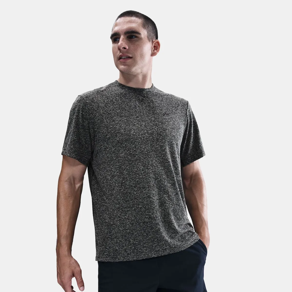 Мужская футболка Primary Nike, черный
Мужская футболка Primary Nike, черный